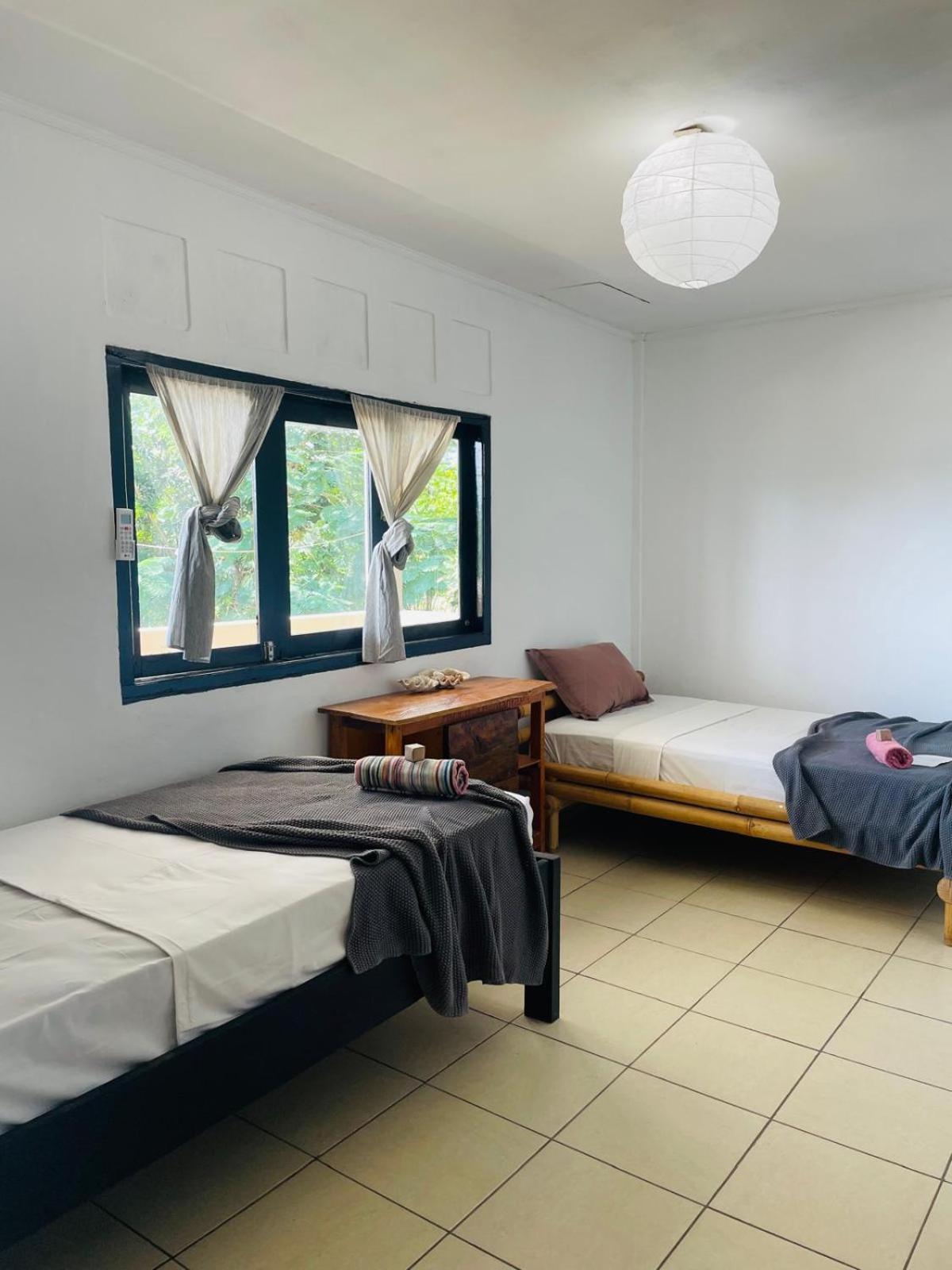Merdeka House Maluk Quarto foto