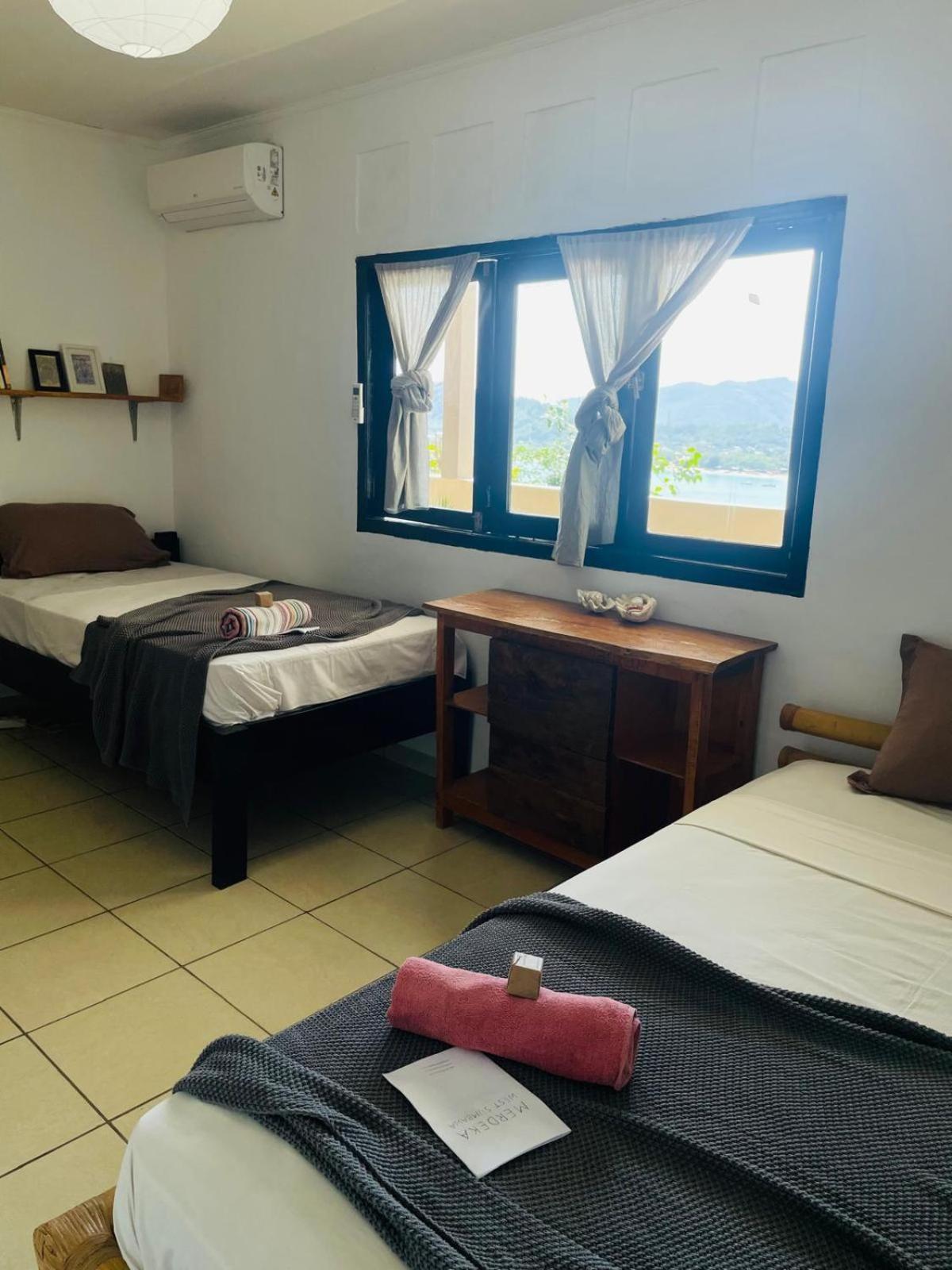 Merdeka House Maluk Quarto foto